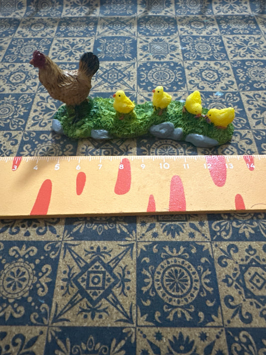 Lily minis-dollhouse miniature Hen chick ornament