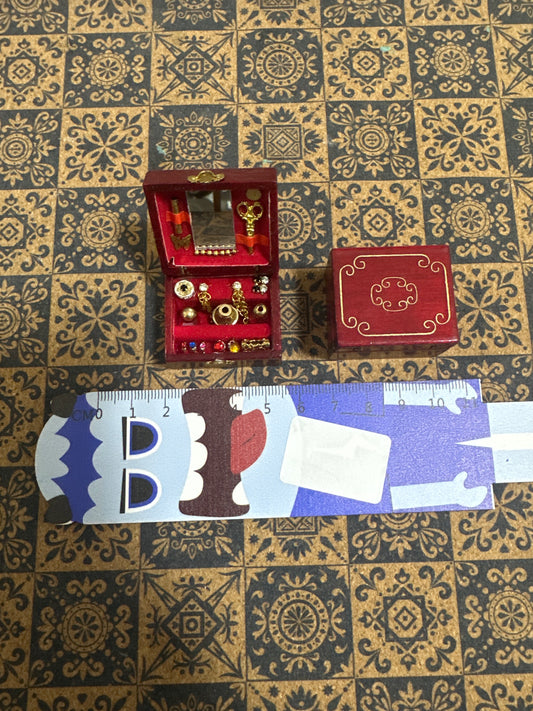 Lily minis-dollhouse miniature Wooden retro jewellery box