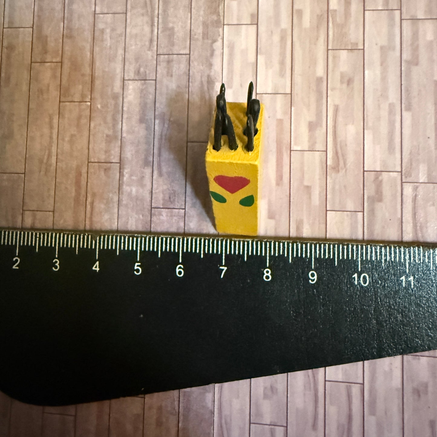 Lily minis-dollhouse miniature knife model