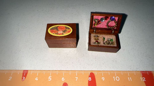 Lily minis-dollhouse Jewelry box
