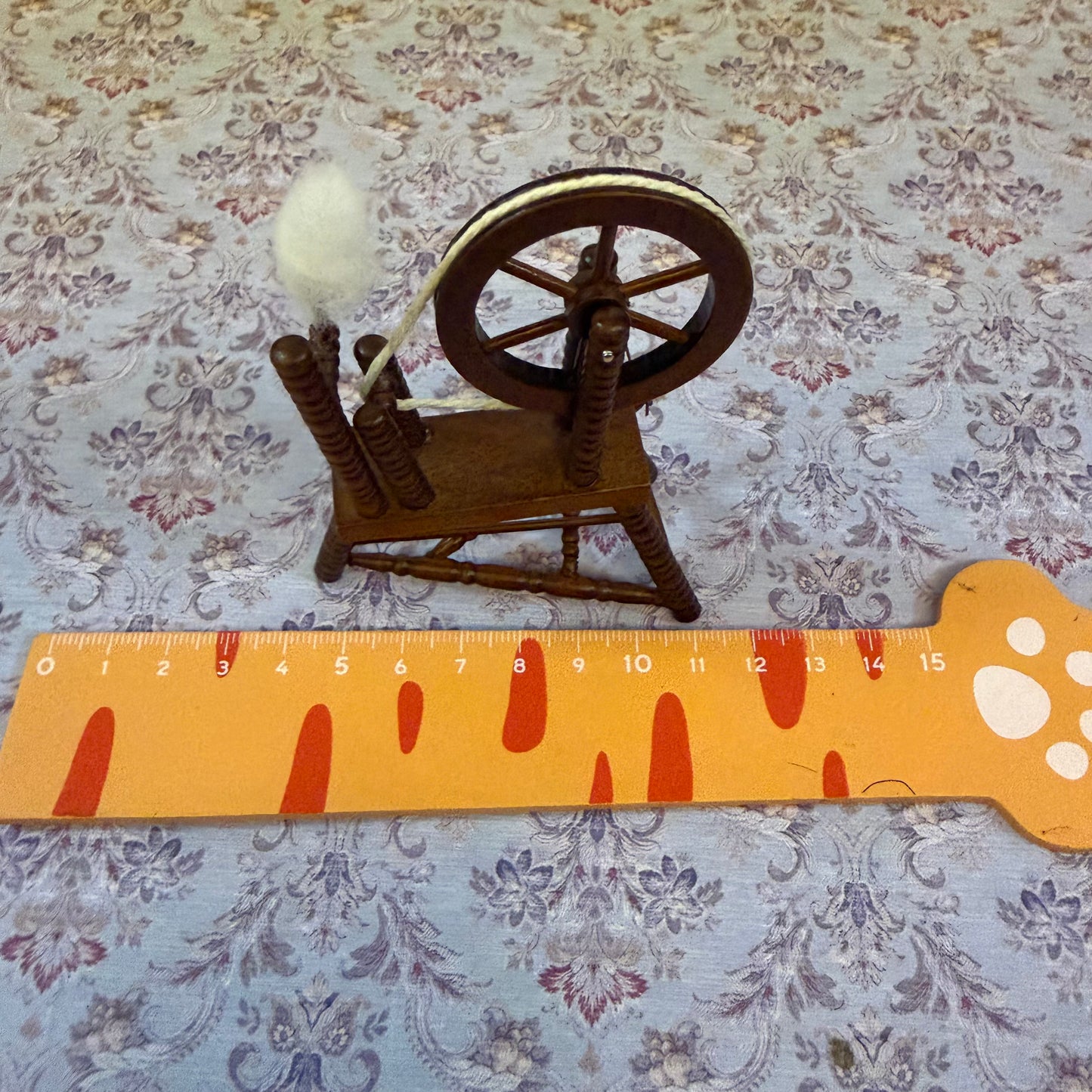 Lily minis-dollhouse miniature vintage defensive vehicle