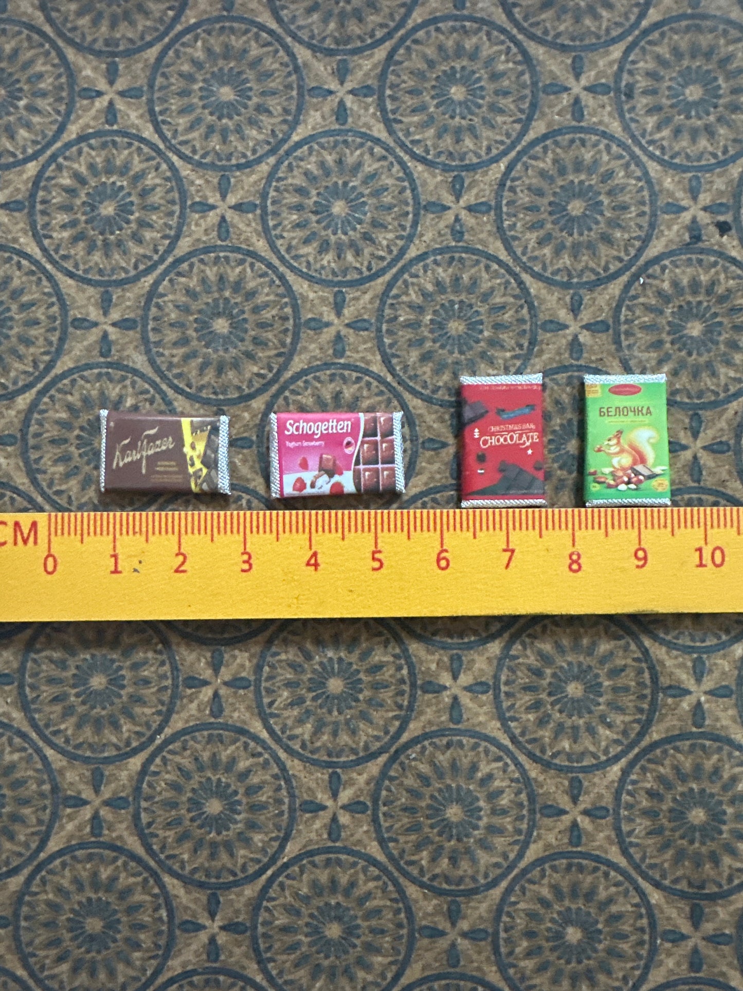 Lily minis-dollhouse miniature chocolate 4pcs