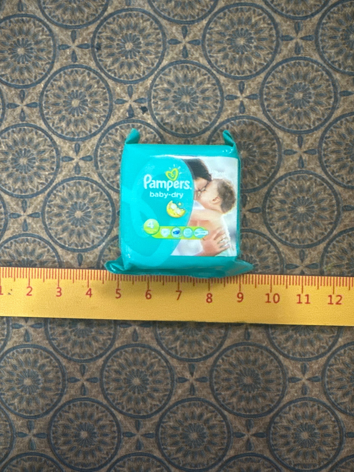 Lily minis-dollhouse miniature baby Pamper