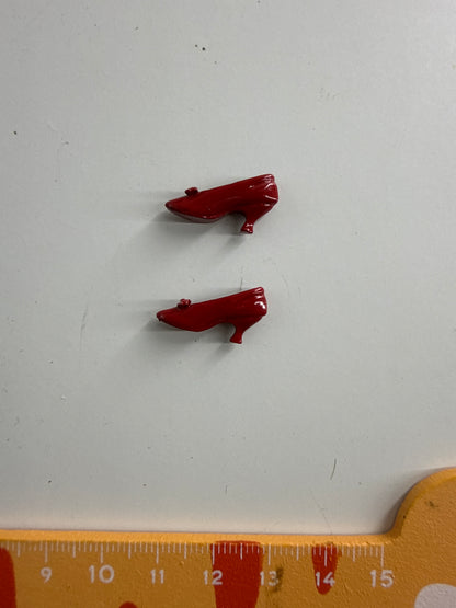 Lily minis-dollhouse Metal shoes