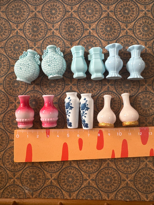 Lily minis-dollhouse miniature Vase 3pcs random style