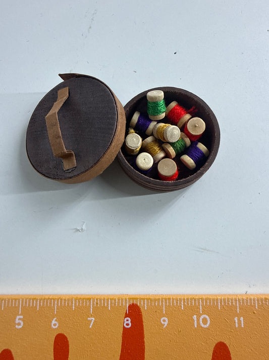 Lily minis-dollhouse Vintage round needle and thread box