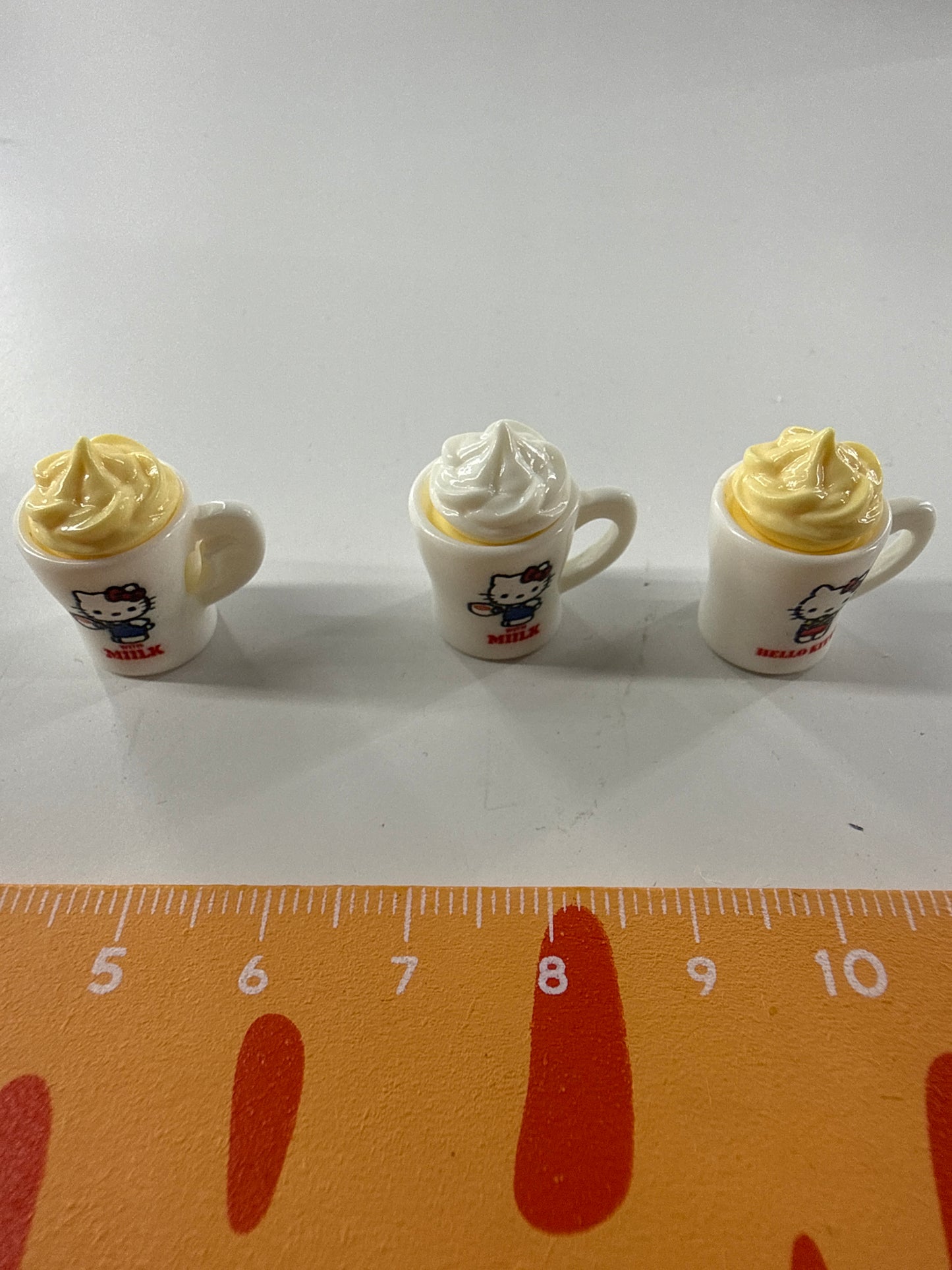 Lily minis-dollhouse Cream cup 3pc
