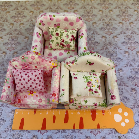Lily minis-dollhouse miniature single sofa