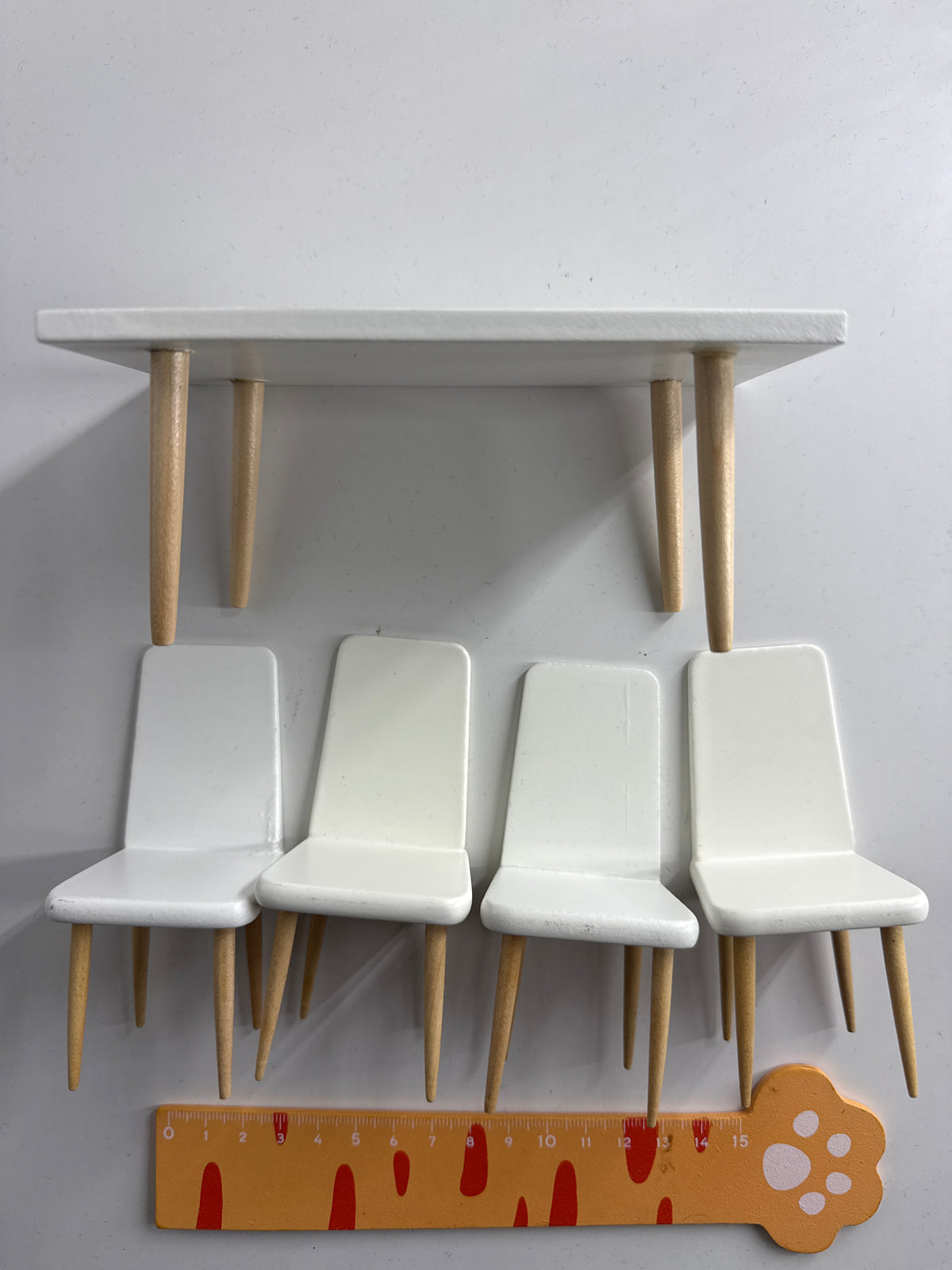 Lily minis-dollhouse Wooden table and chair set
