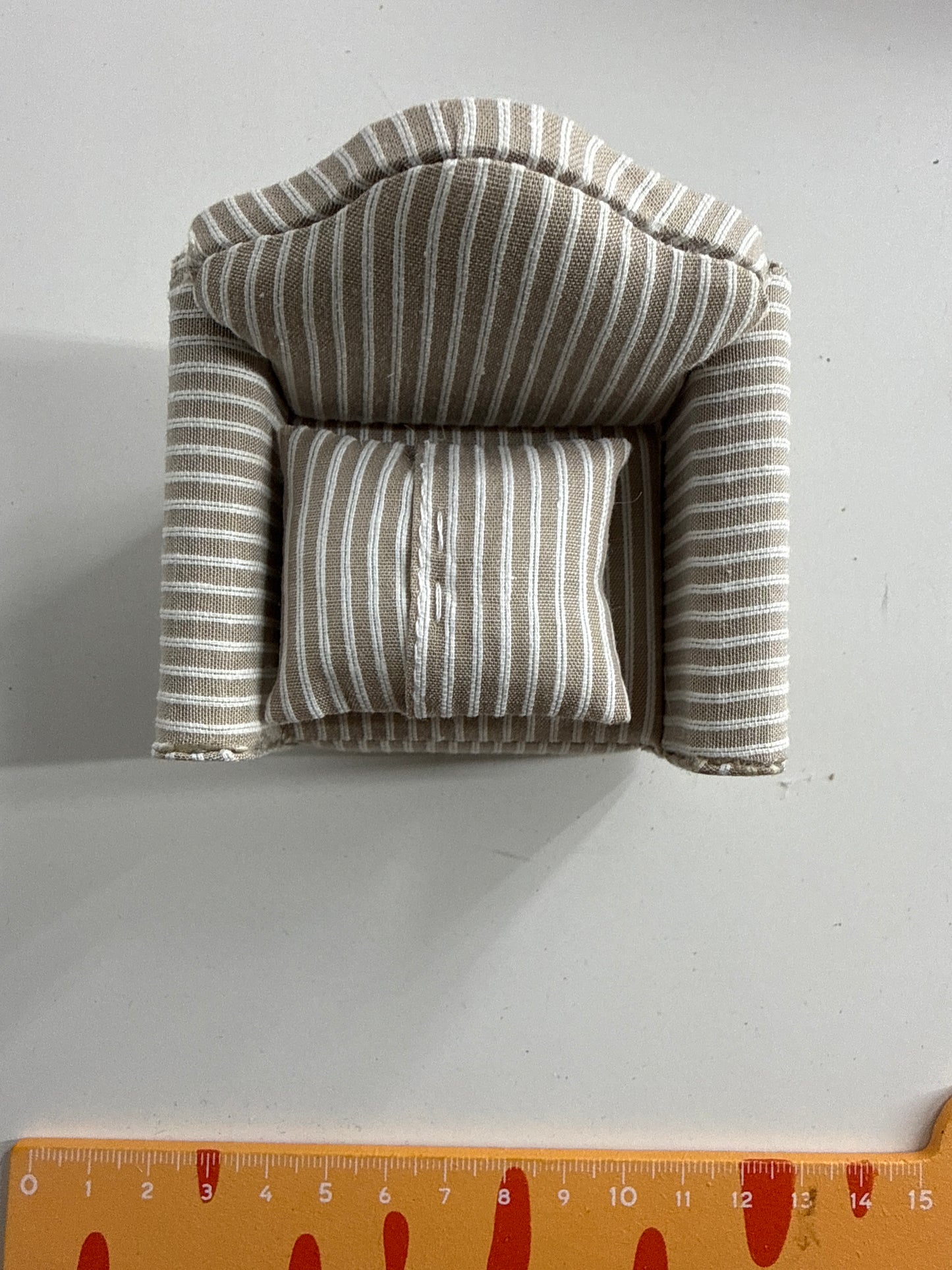 Lily minis-dollhouse Decorative props, sofas and chairs