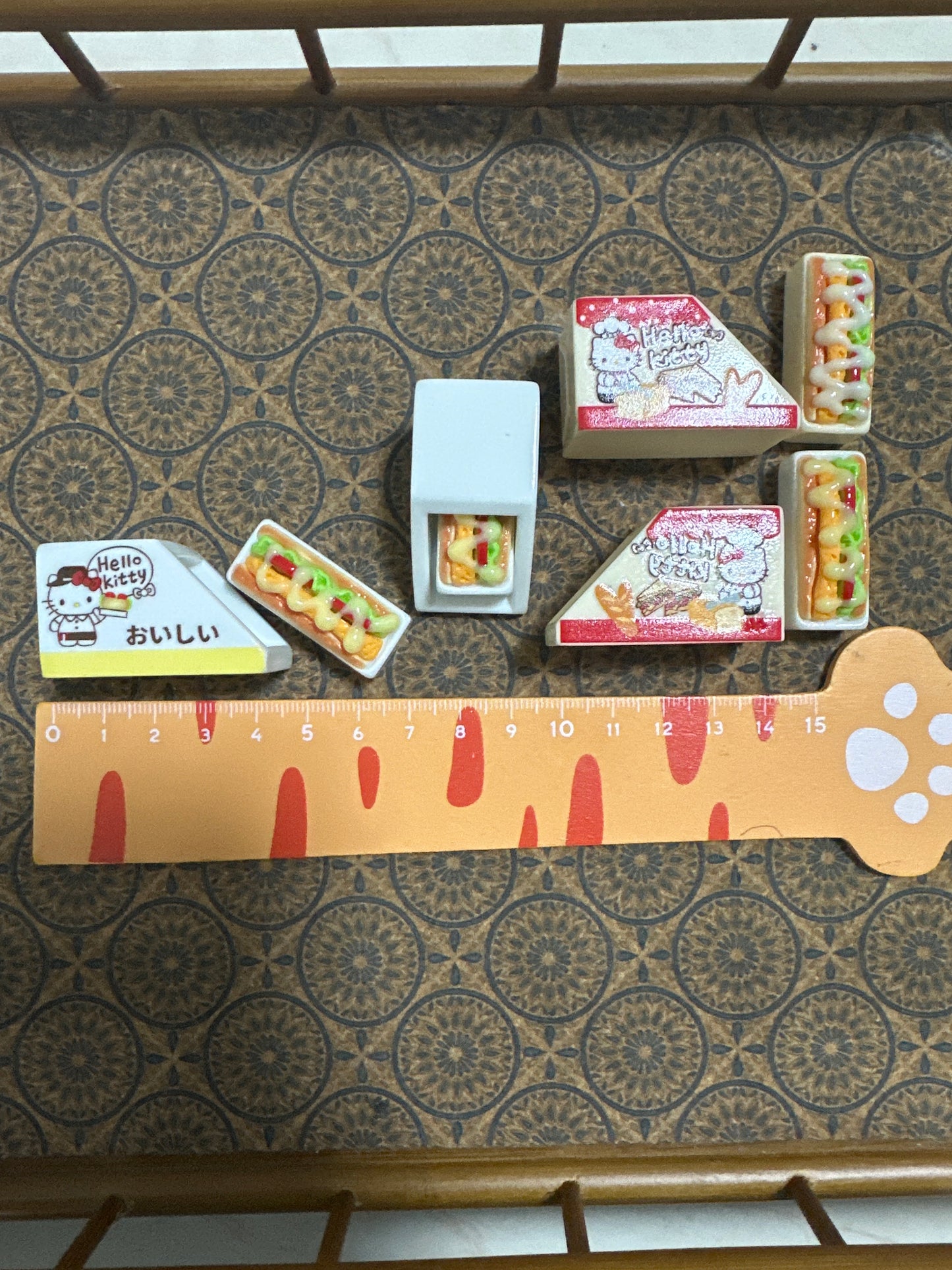 Lily minis-dollhouse miniature  HK bread 5set