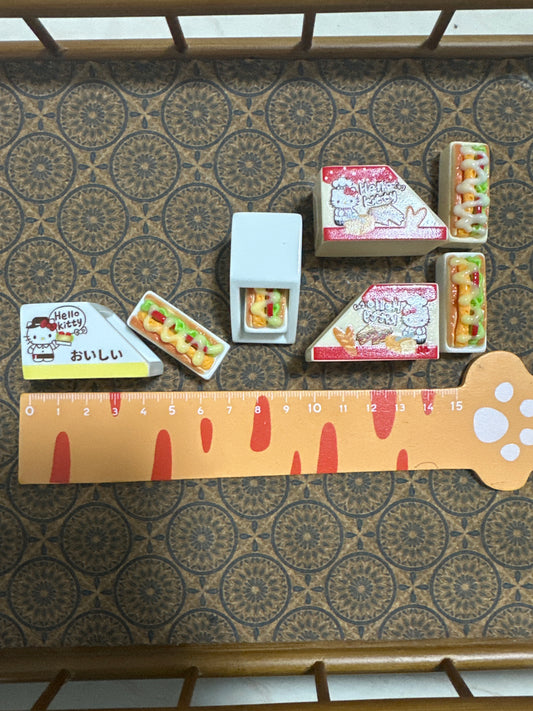 Lily minis-dollhouse miniature  HK bread 5set