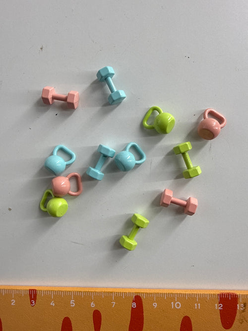 Lily minis-dollhouse Metal kettle dumbbells 2pcs Random styles