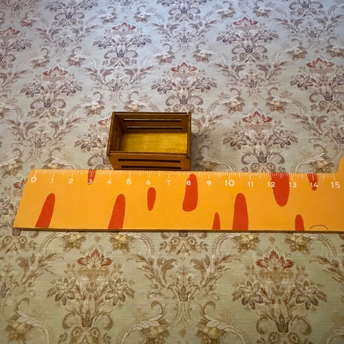 Lily minus-dollhouse miniature basket