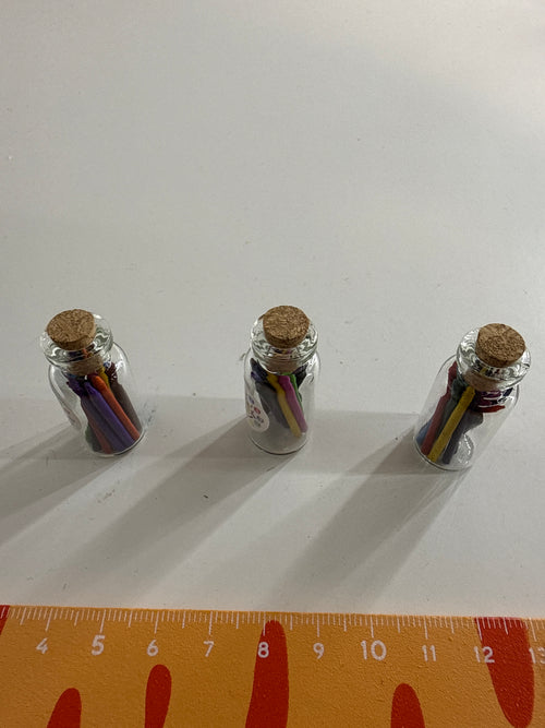 Lily minis-dollhouse Color crayons 1pcs