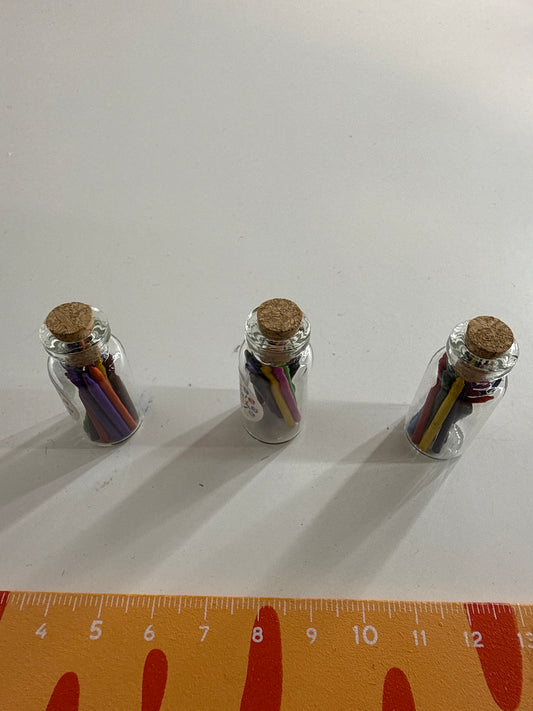 Lily minis-dollhouse Color crayons 1pcs