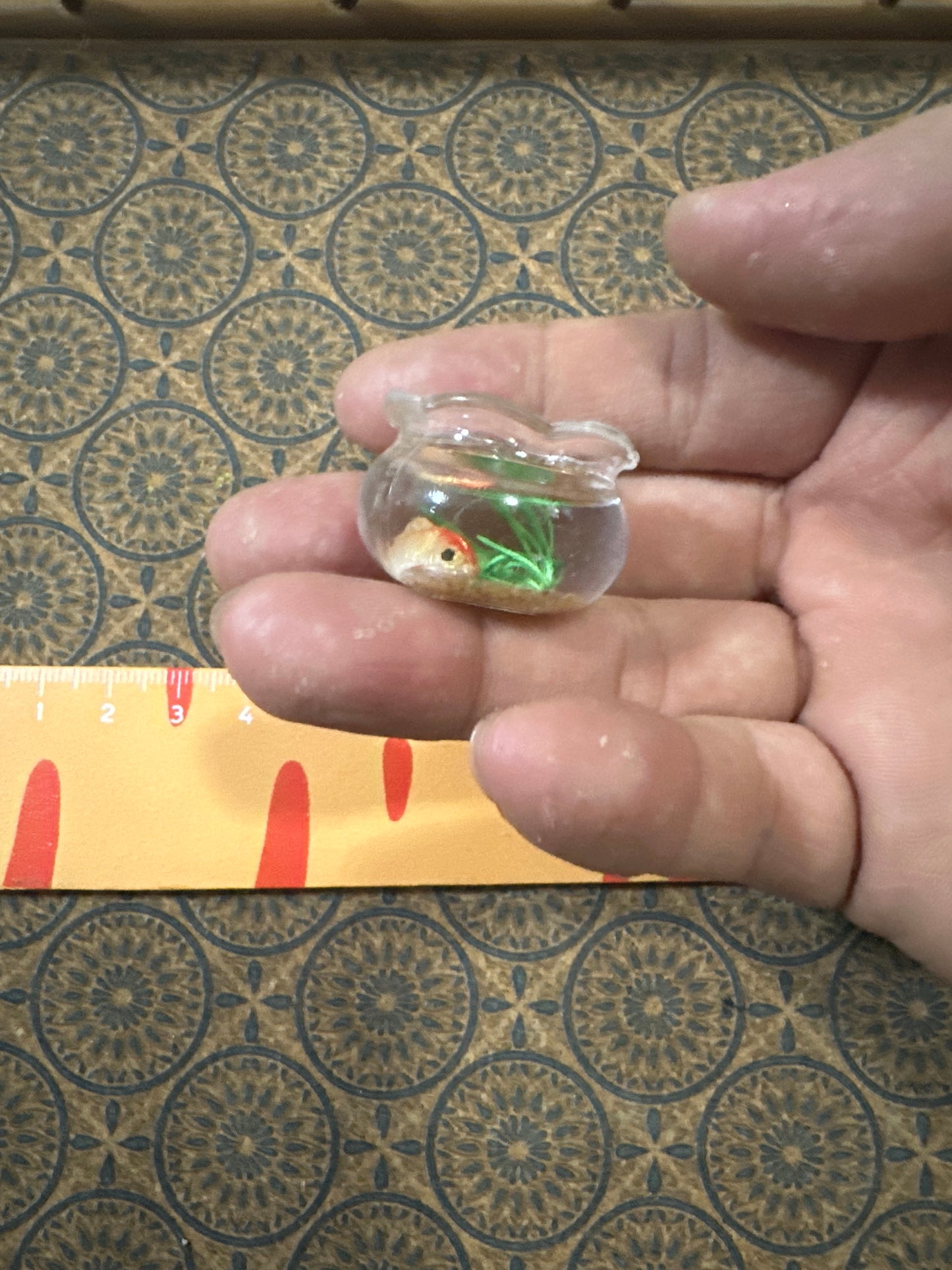 Lily minis-dollhouse miniature Fish tank