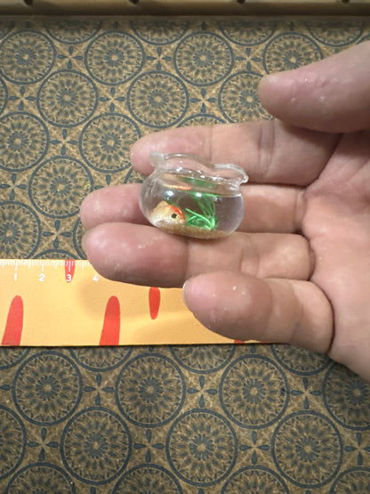 Lily minis-dollhouse miniature Fish tank