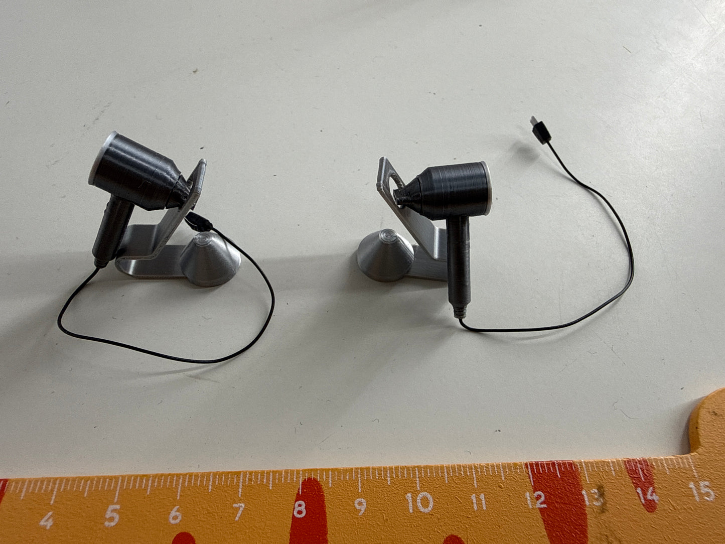 Lily minis-dollhouse Electric hair dryer 1pcs Random styles
