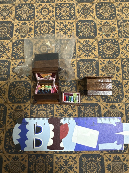 Lily minis-dollhouse miniature Needle and thread box