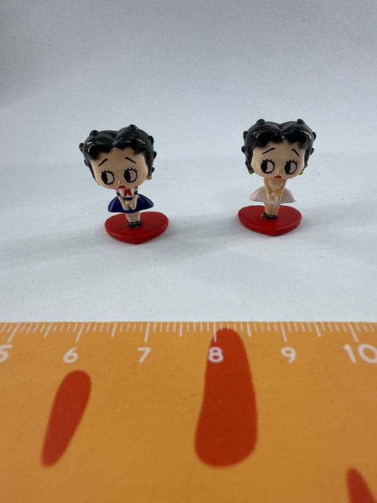 Lily minis-dollhouse Miss Betty 1pcs Random styles
