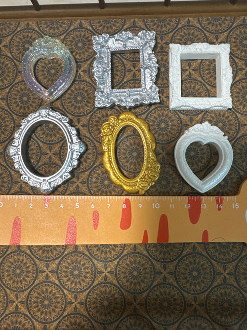 Lily minis-dollhouse miniature Oil painting picture frame2pcs Random styles