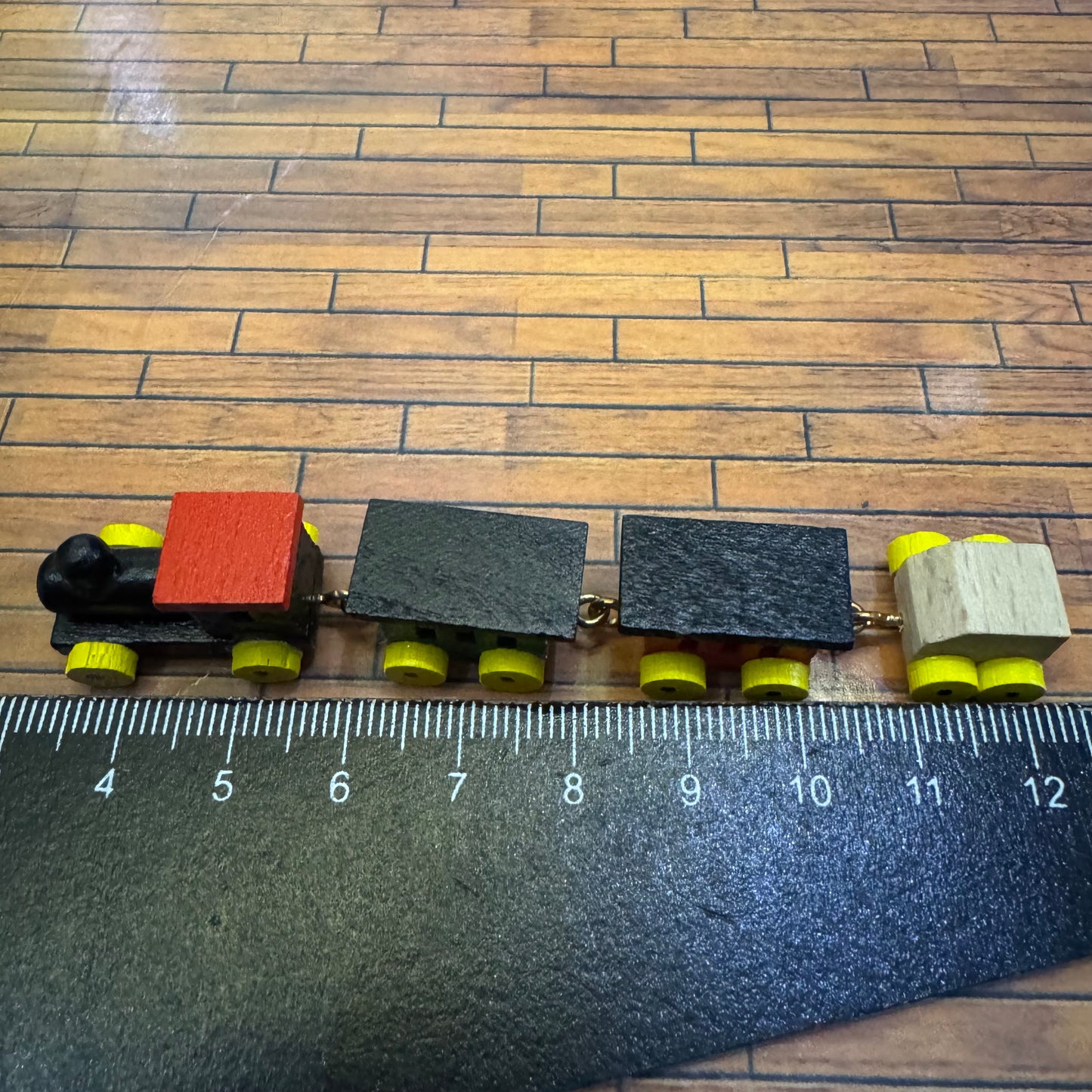 Lily minis-dollhouse miniature cute train