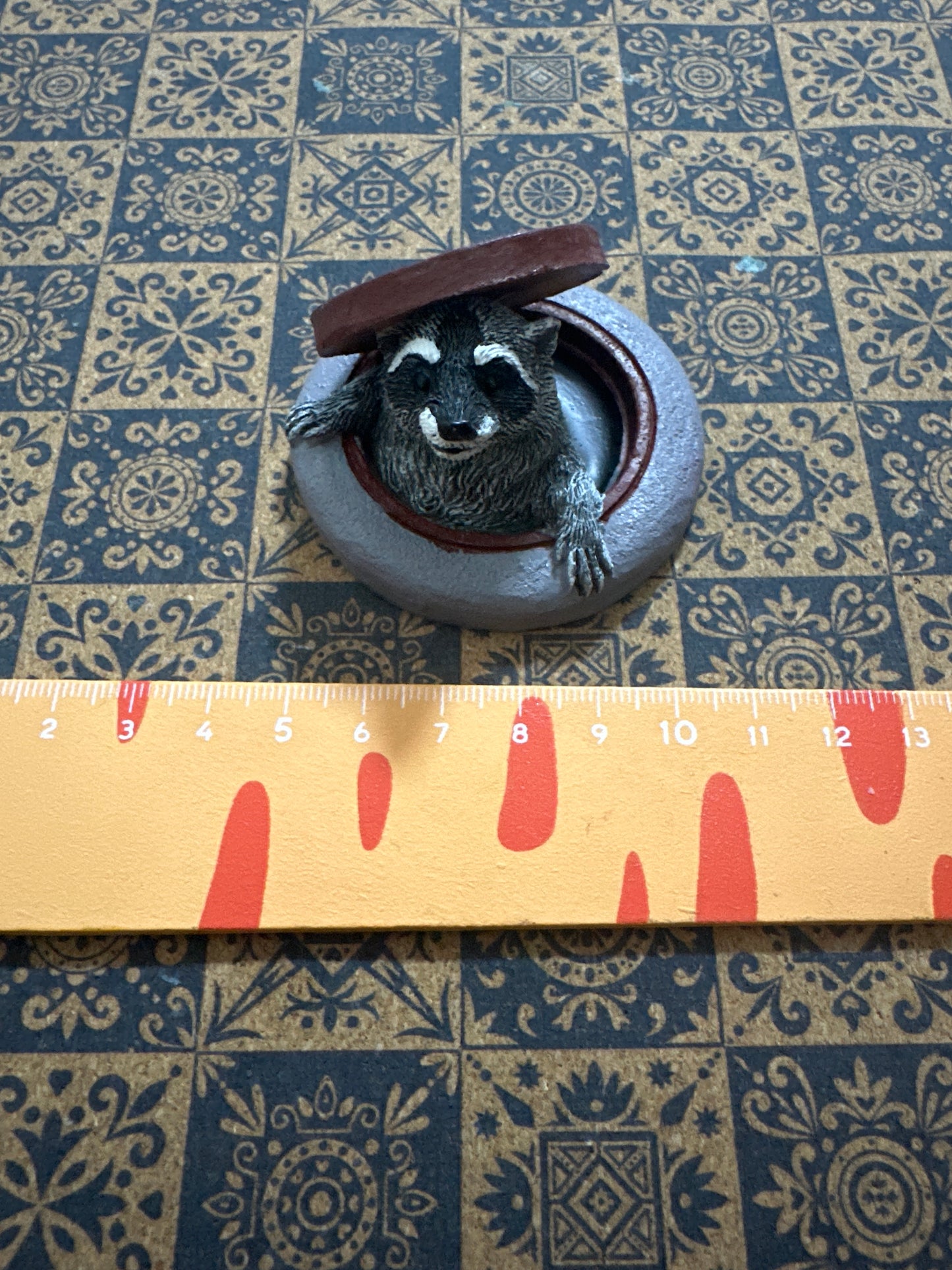 Lily minis-dollhouse miniature Manhole cover raccoon