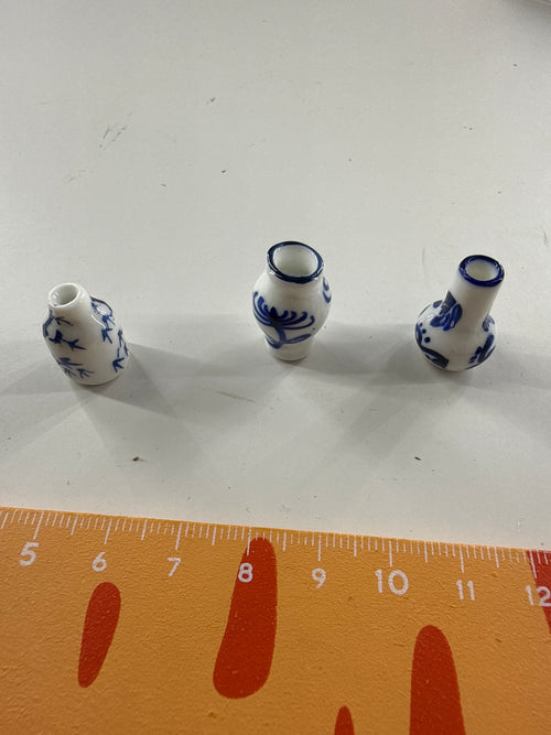 Lily minis-dollhouse Ceramic bottle