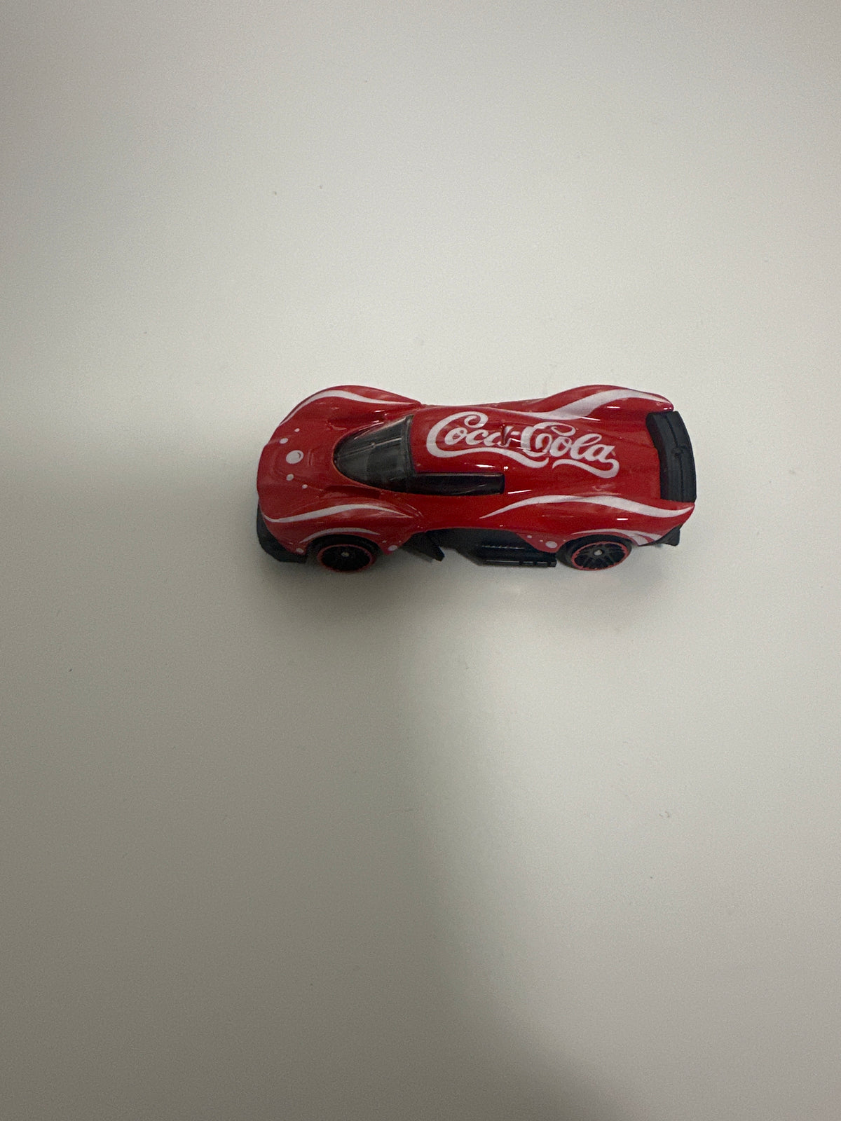 Lily minis-dollhouse miniature Metal Coca-Cola car