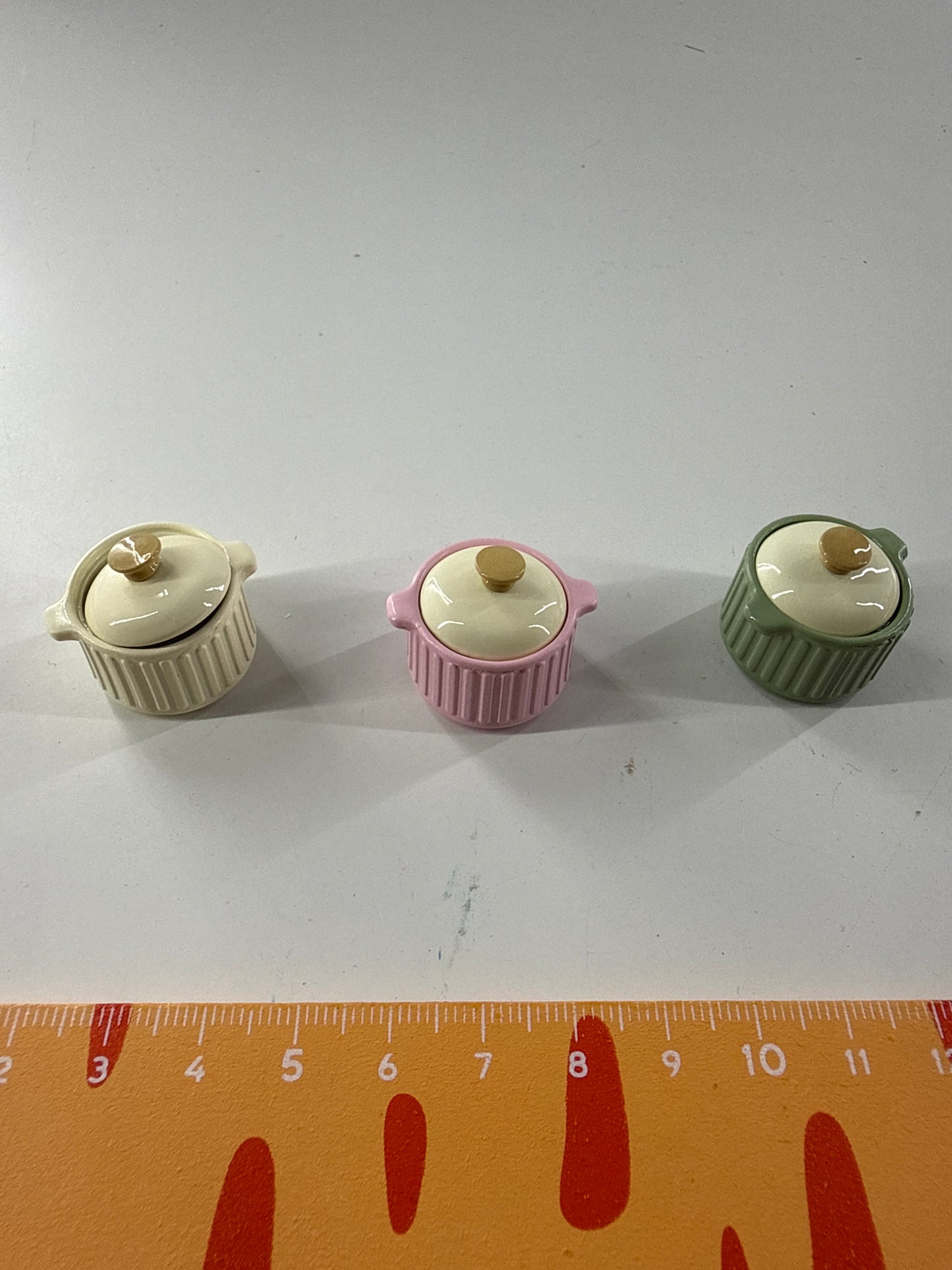 Lily minis-dollhouse Cream-style small pot