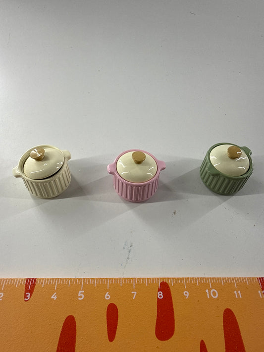 Lily minis-dollhouse Cream-style small pot