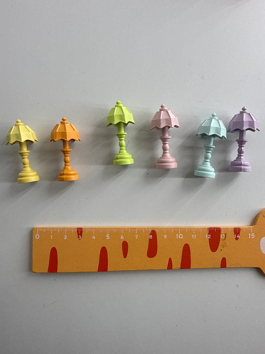 Lily minis-dollhouse Metal table lamp 1pcs Random styles