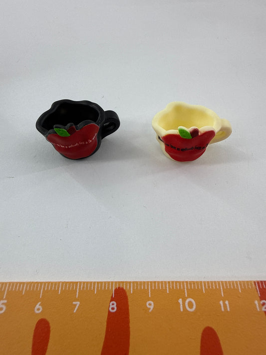 Lily minis-dollhouse Apple modeling cup2pcs
