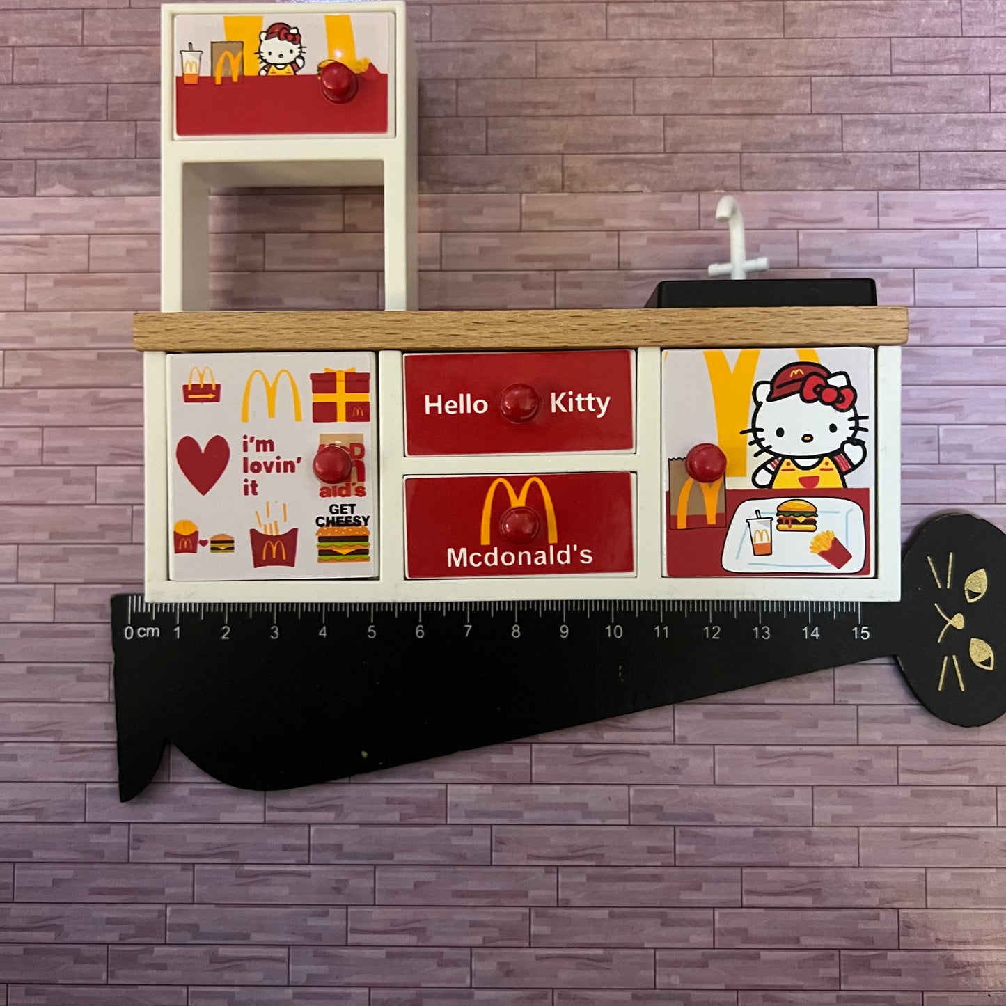 Lily minis-dollhouse miniature M &HK cabinet