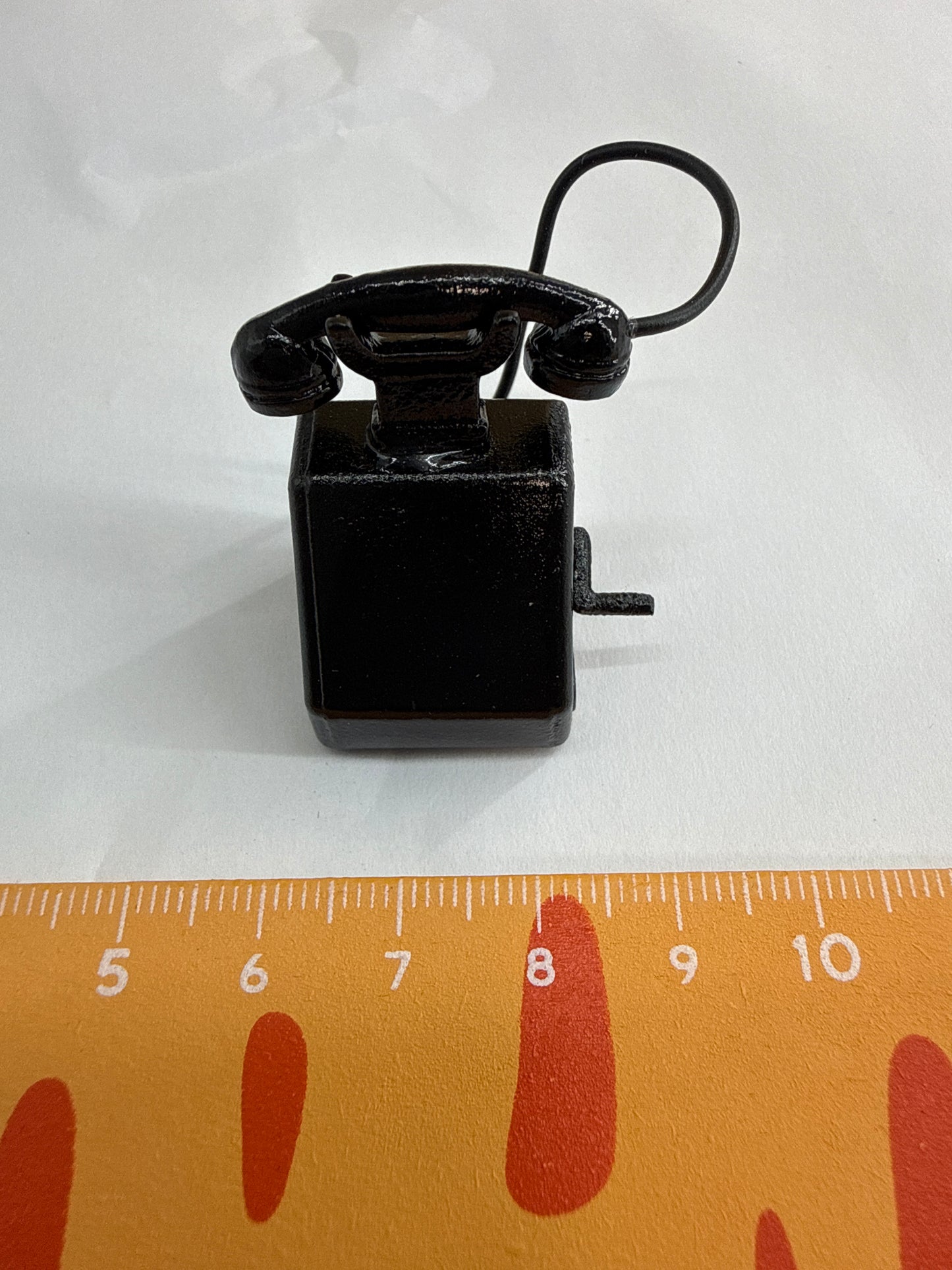Lily minis-dollhouse Metal retro phone
