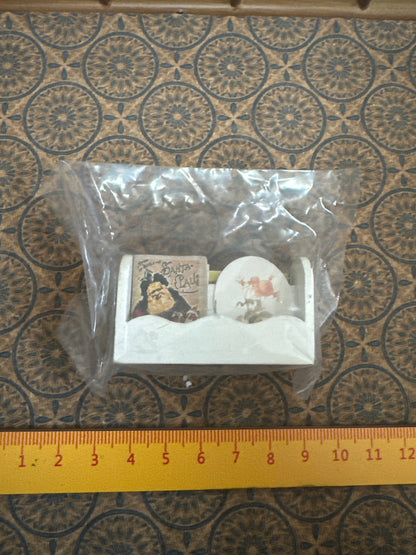 Lily minis-dollhouse miniature Wooden shelf