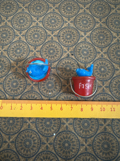 Lily minis-dollhouse miniature Fish barrel