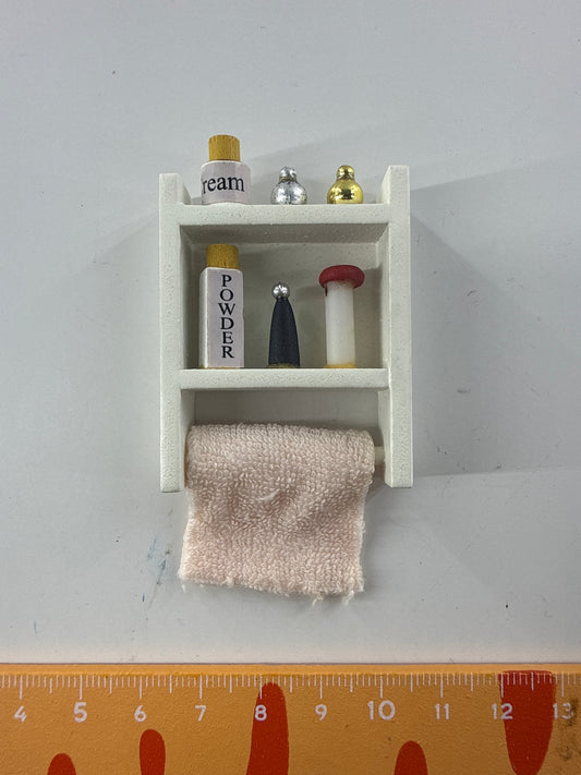 Lily minis-dollhouse Wooden bathroom ornaments