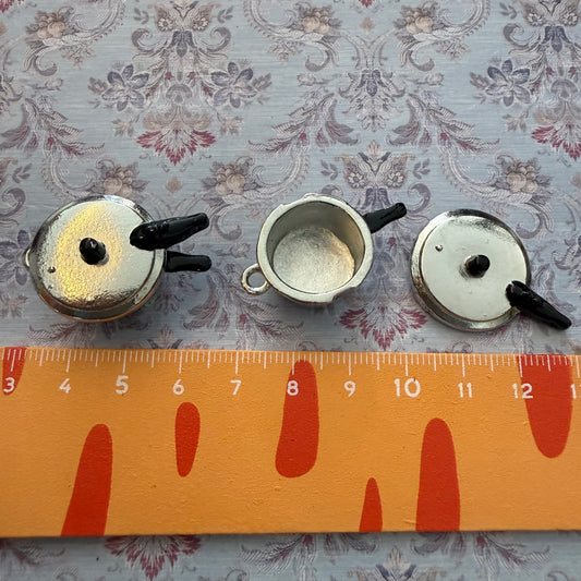 Lily minis- dollhouse miniature metal pot