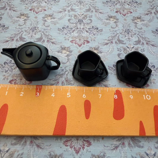 Lily minis- dollhouse miniature metal tea pots sets