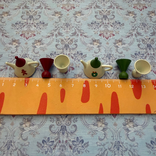 Lily minis-dollhouse miniature metal Christmas pot sets