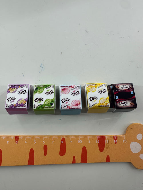 Lily minis-dollhouse A box of candy 1pcs Random style