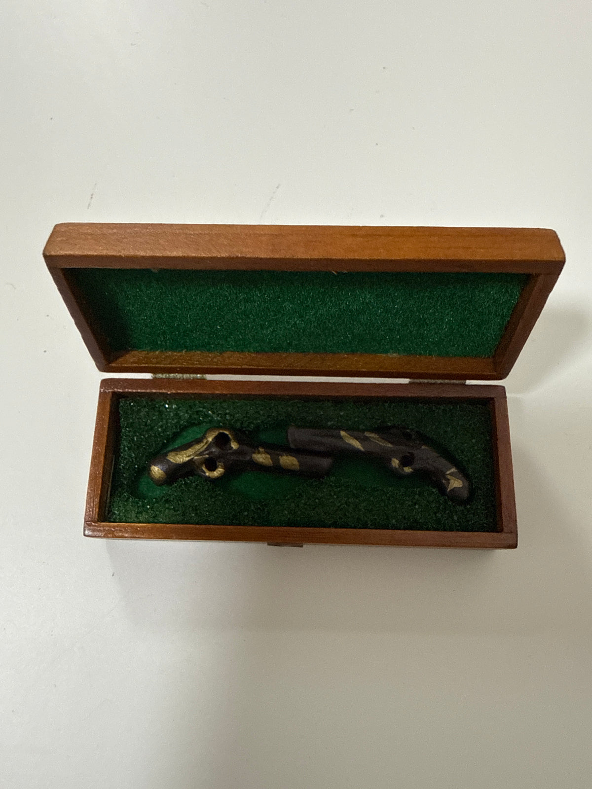 Lily minis-dollhouse Wooden gun box