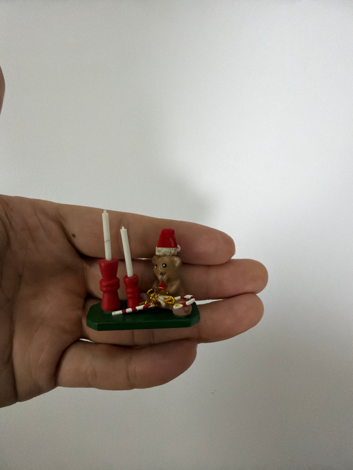 Lily minis-dollhouse miniature Christmas-themed candlestick