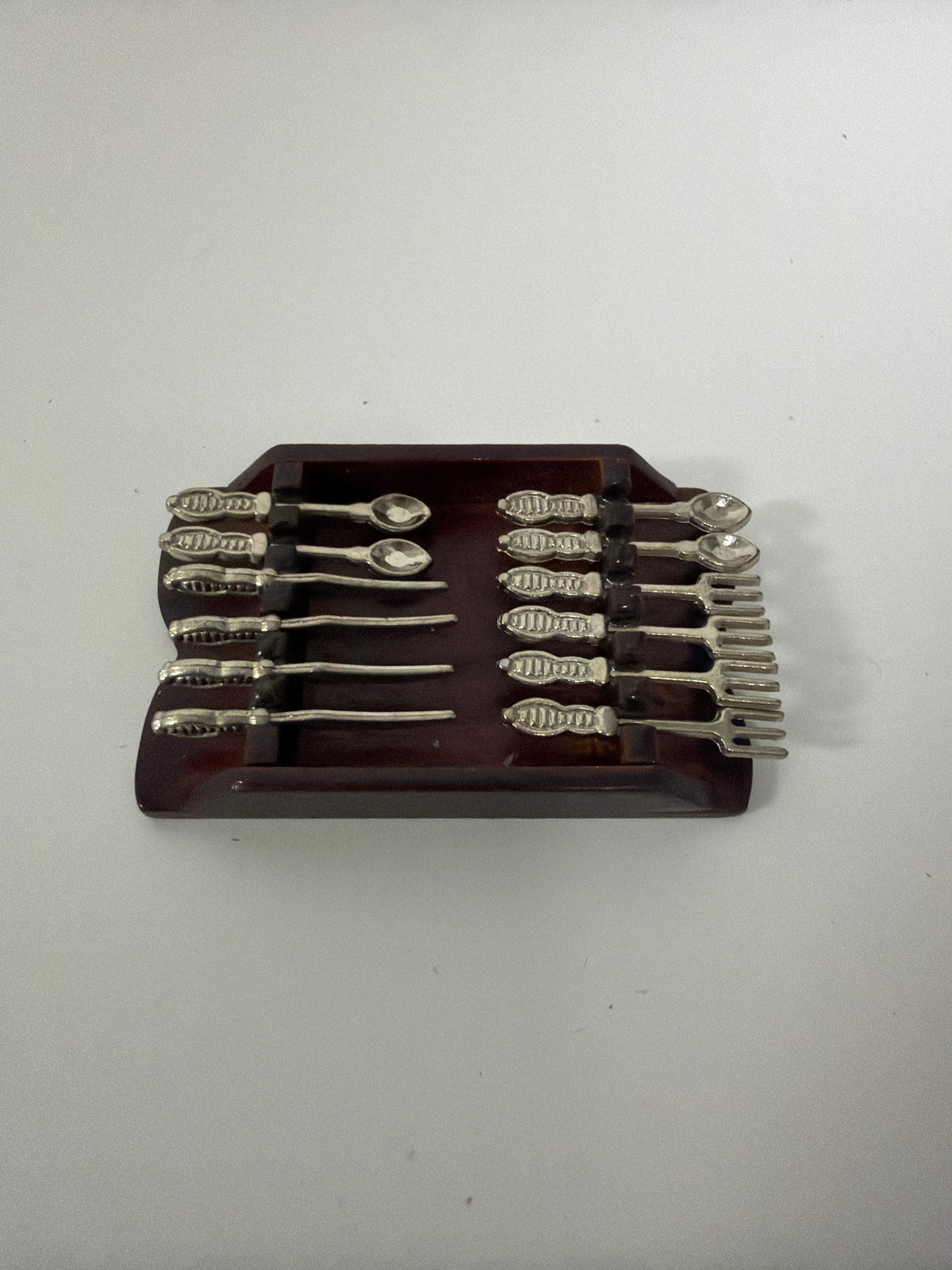 Lily minis-dollhouse miniature Wooden tableware set