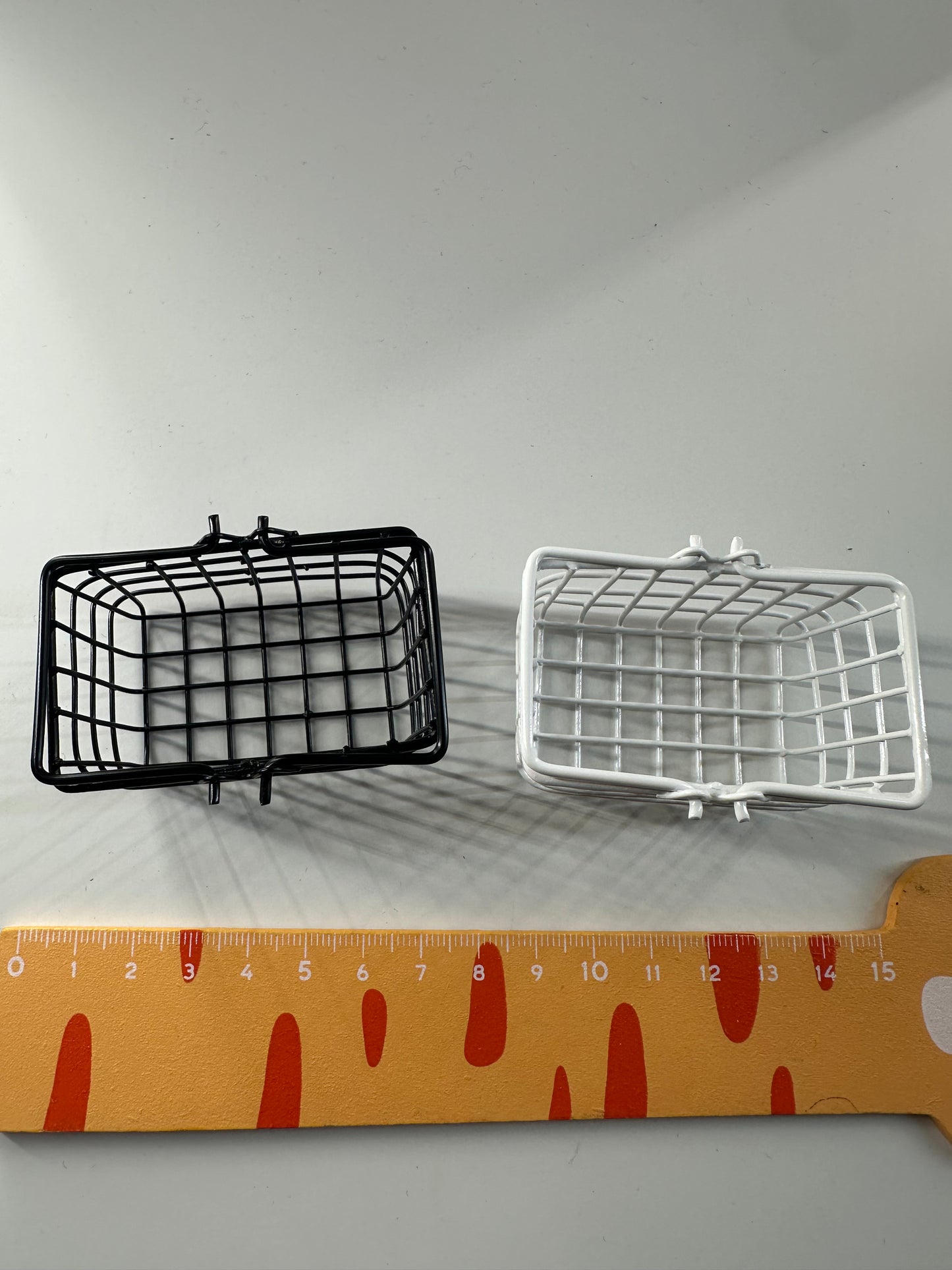 Lily minis-dollhouse Shopping iron basket